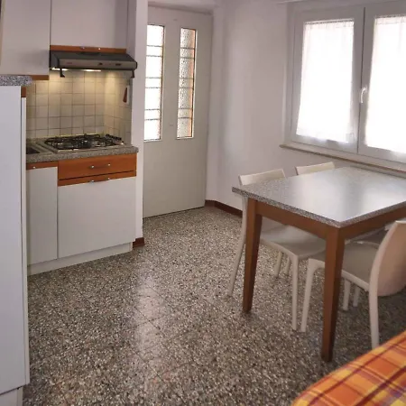Apartments in Lignano Sabbiadoro 42748 Apartamento