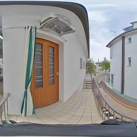 Apartments in Lignano Sabbiadoro 42748 Apartamento